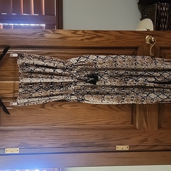 Leopard Romper - Picture 3 of 3